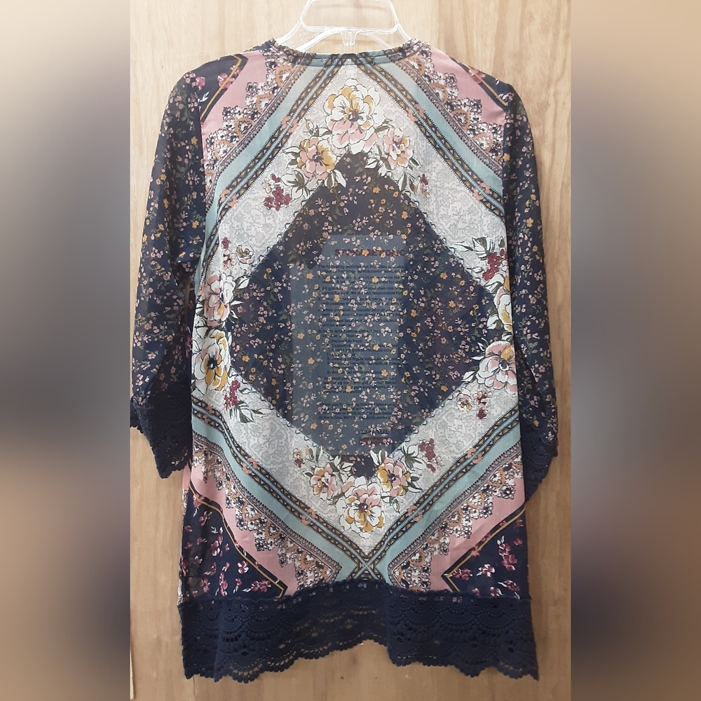 Jolt Floral Patterned Sheer Kimono Cardigan. Size Xs. - Picture 3 of 5